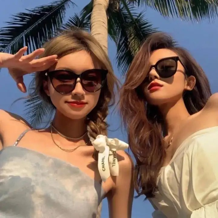 黑影窥窗